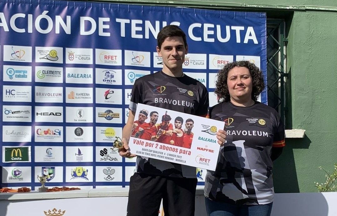 Miguel Ángel Lafuente, del club Virtualtenis gana los dos abonos para la eliminatoria de Copa Davis en Marbella