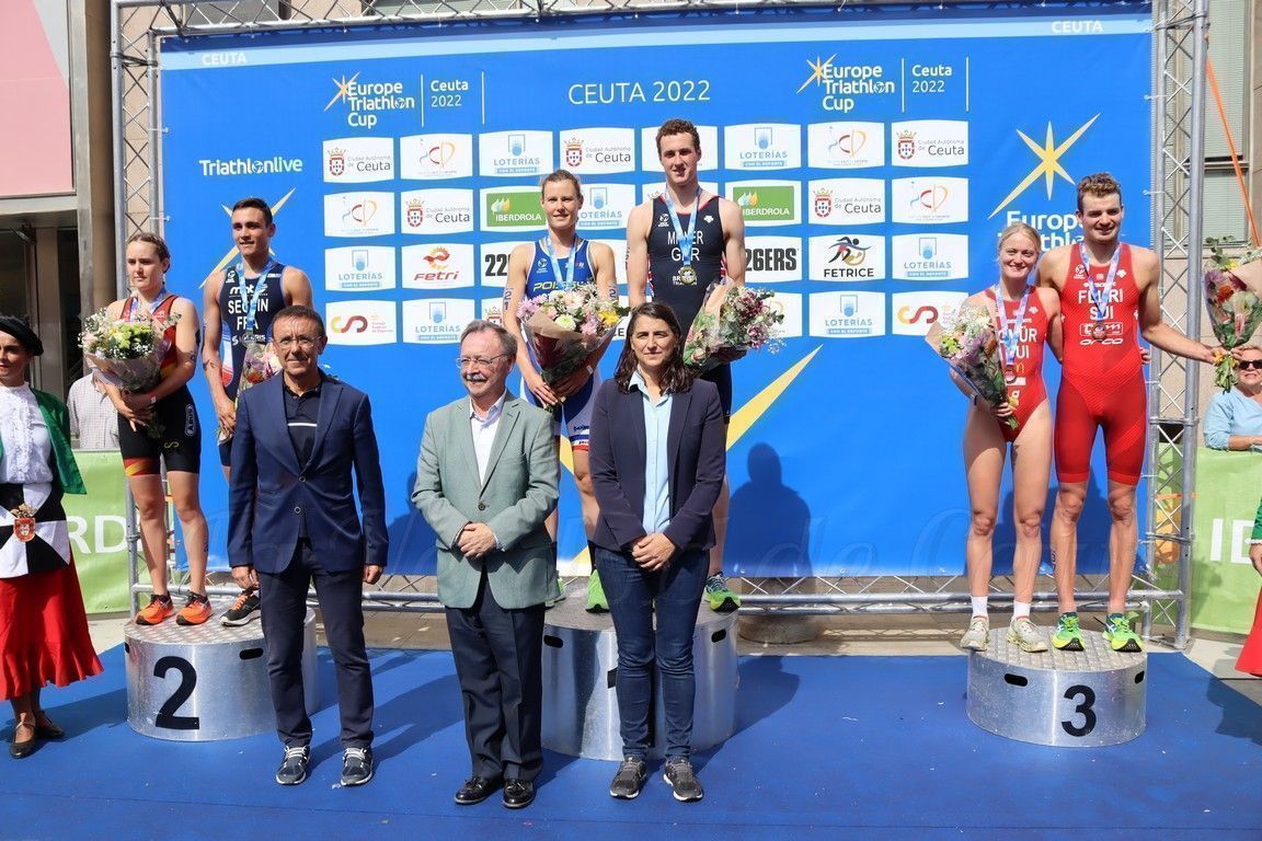 El Campeonato Europeo de Triatlón Ceuta 2022 termina con la entrega de medallas
