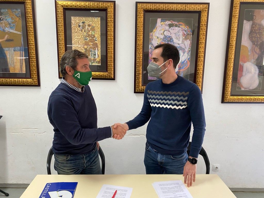 La Federación de Triatlón de Ceuta firma un convenio con la Federación Andaluza