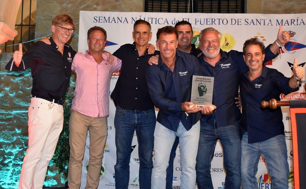 Los ganadores de la 28ª Regata Juan de la Cosa recibieron sus trofeos en el Castillo de San Marcos