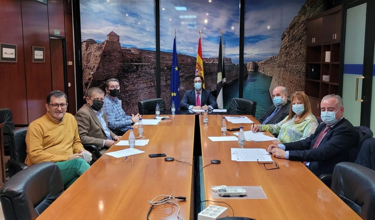Servicios Tributarios se reúne con la Agencia Tributaria de Ceuta por la campaña del IRPF 2021