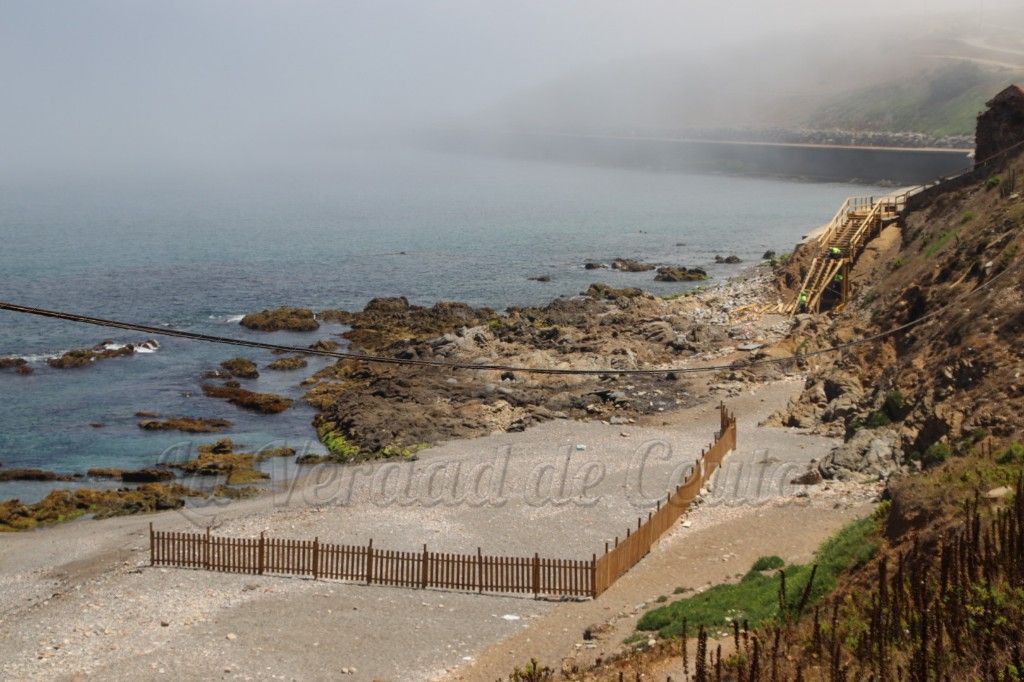 La Ciudad rectifica el vallado de la playa de perros para permitir su acceso al mar