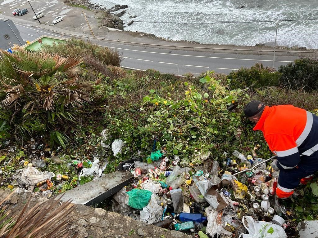La Consejería de Medio Ambiente continúa con la retirada de asentamientos ilegales