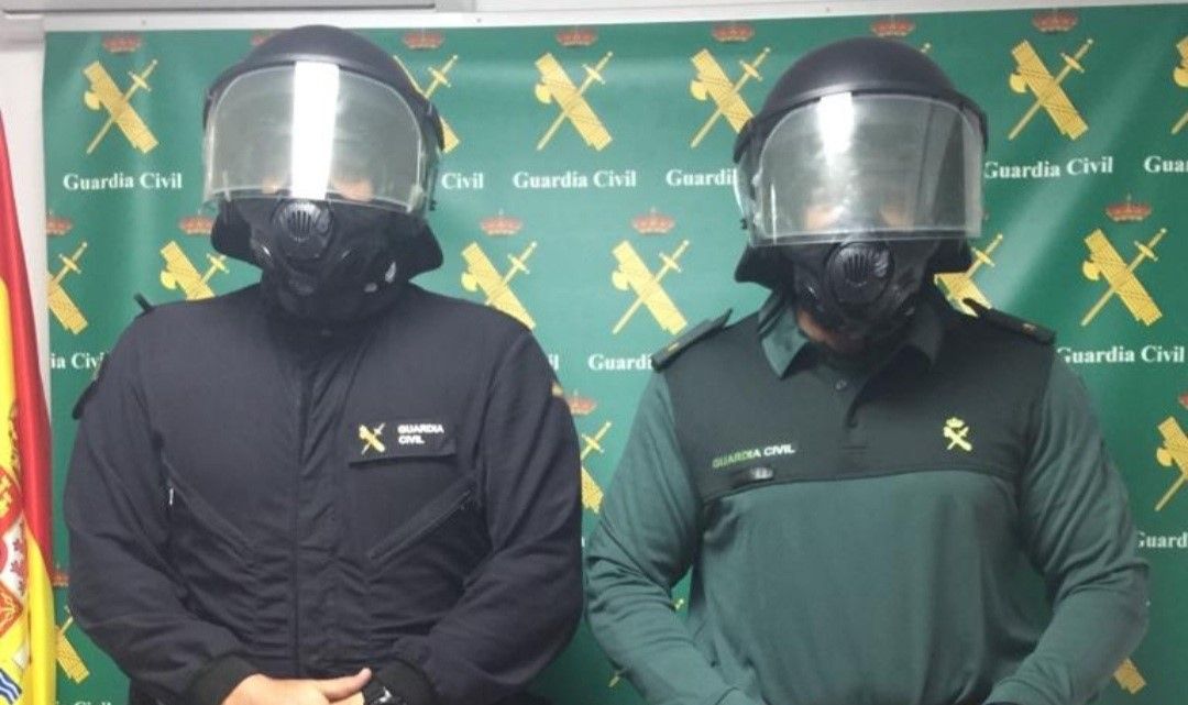 La Guardia Civil de Ceuta recibe 125 cascos antidisturbios y otras tantas máscaras antigás