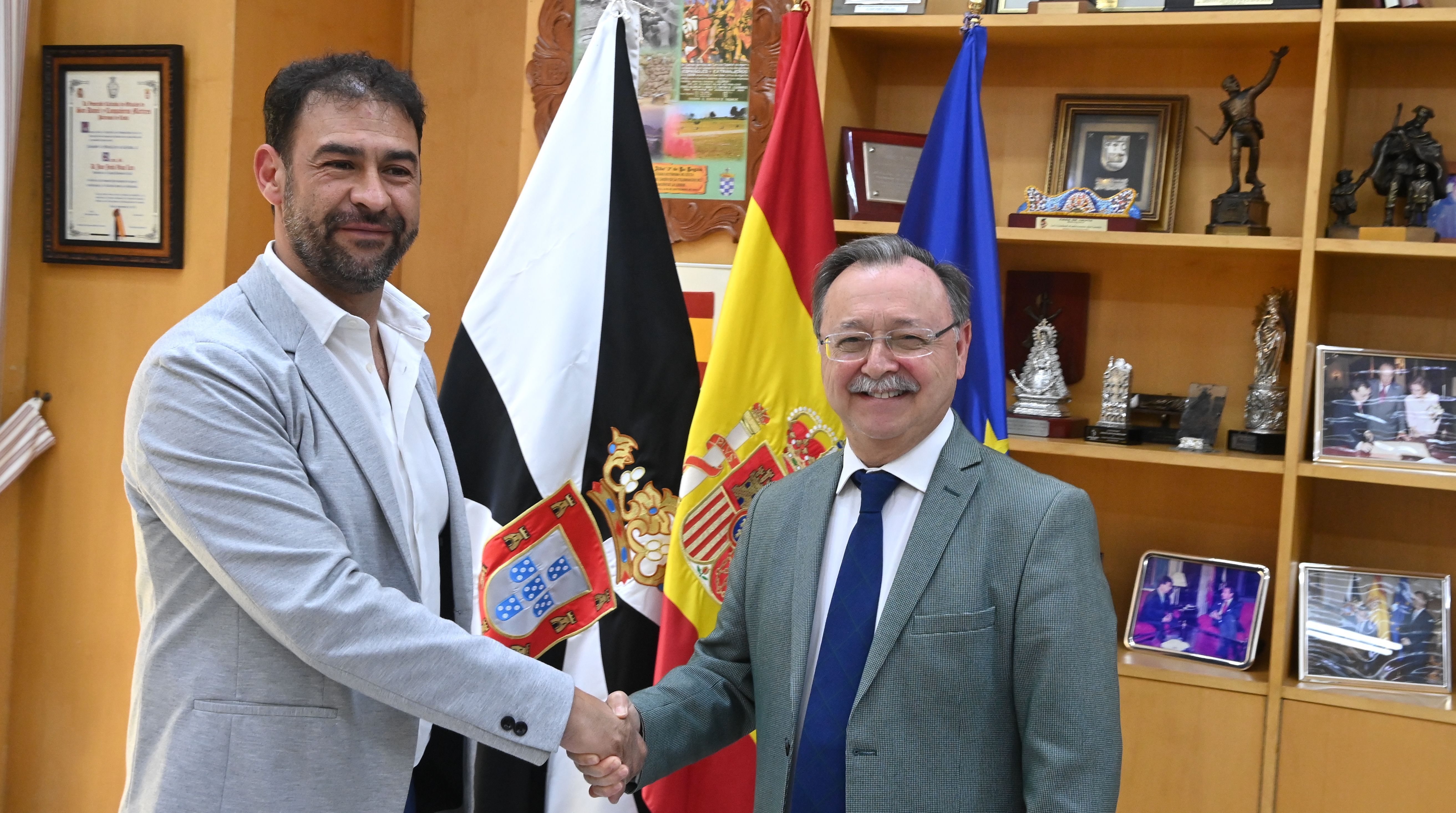 Vivas recibe al secretario general de JUCIL