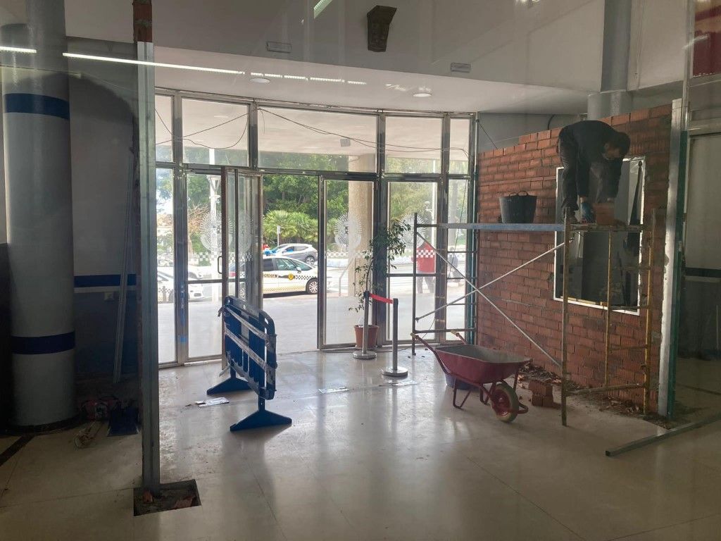 La Ciudad prosigue con las actuaciones de mejora en el edificio polifuncional que alberga la Policía Local 