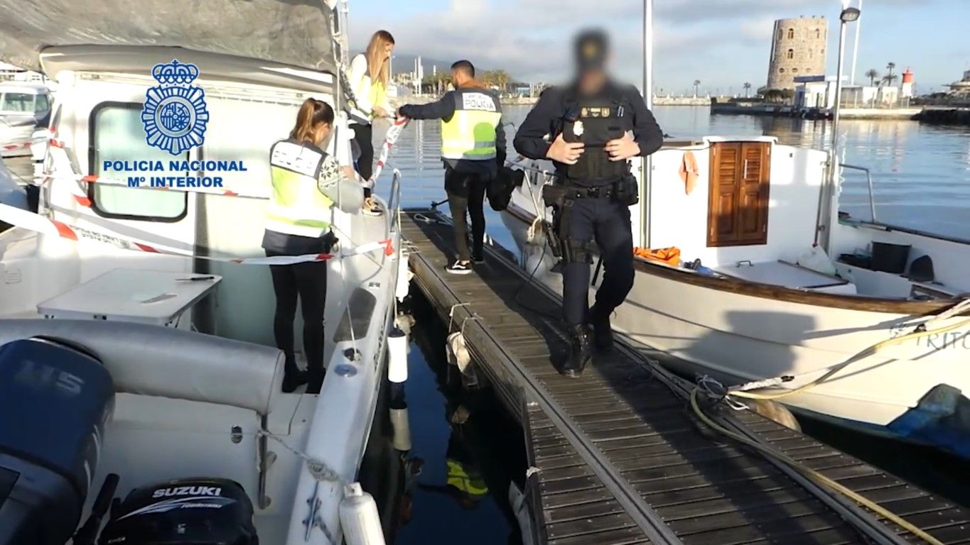 La Policía Nacional desarticula una red dedicada al tráfico ilegal de personas usando embarcaciones de recreo en el Estrecho