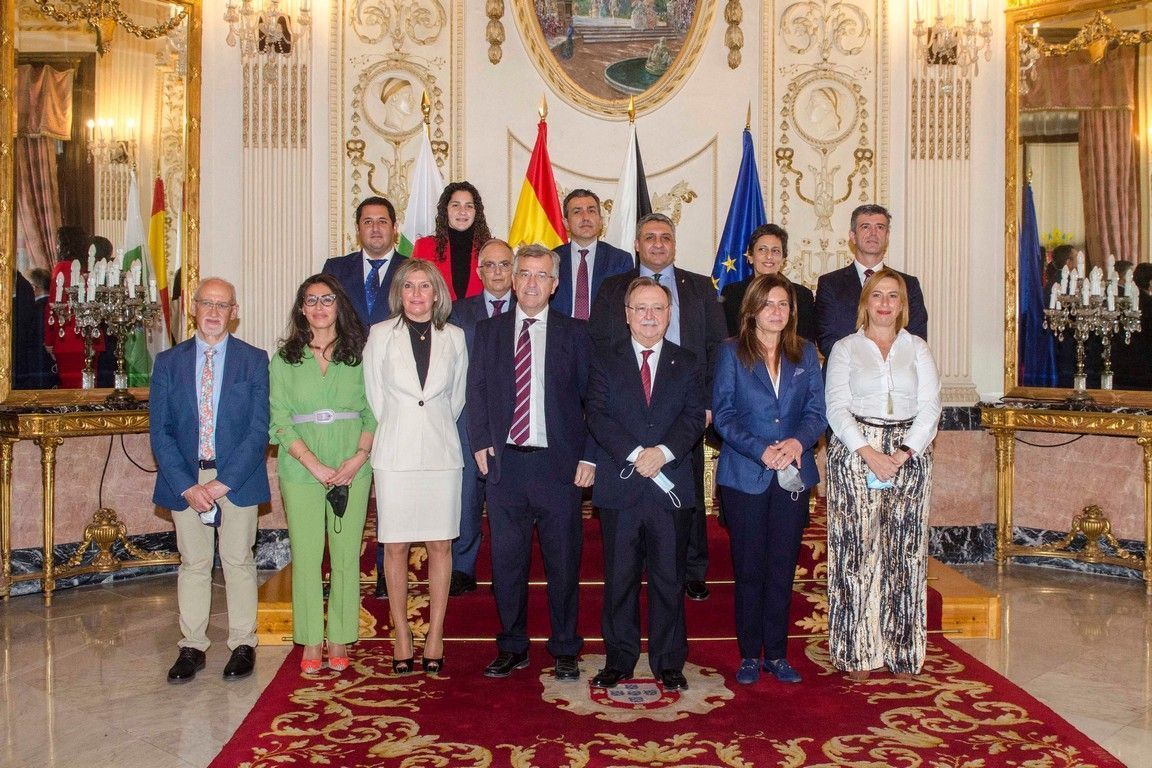 Ceuta y Estepona estrechan lazos e intercambian experiencias de gestión