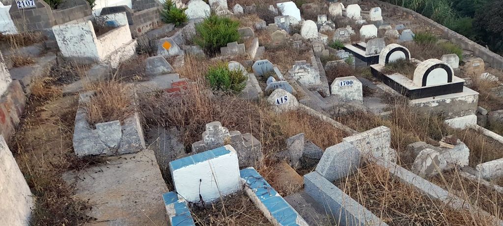 El PSOE de Ceuta denuncia el lamentable estado en el que se encuentra el cementerio de Sidi Embarek