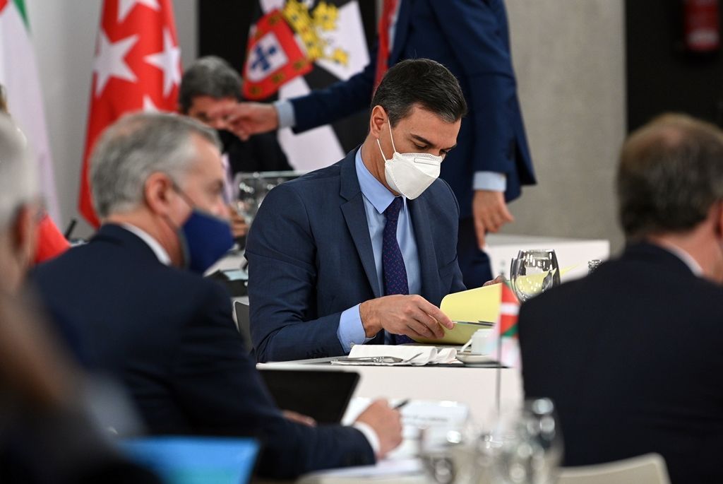 Sánchez anuncia rebajas impositivas para los sectores afectados por la guerra de Ucrania
