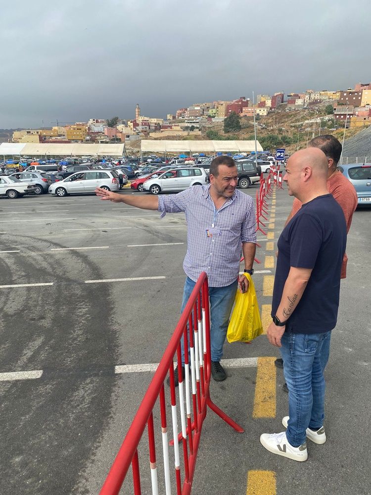 El PSOE exige la instalación y apertura inmediata de venta de alimentos y bebidas en el embolsamiento