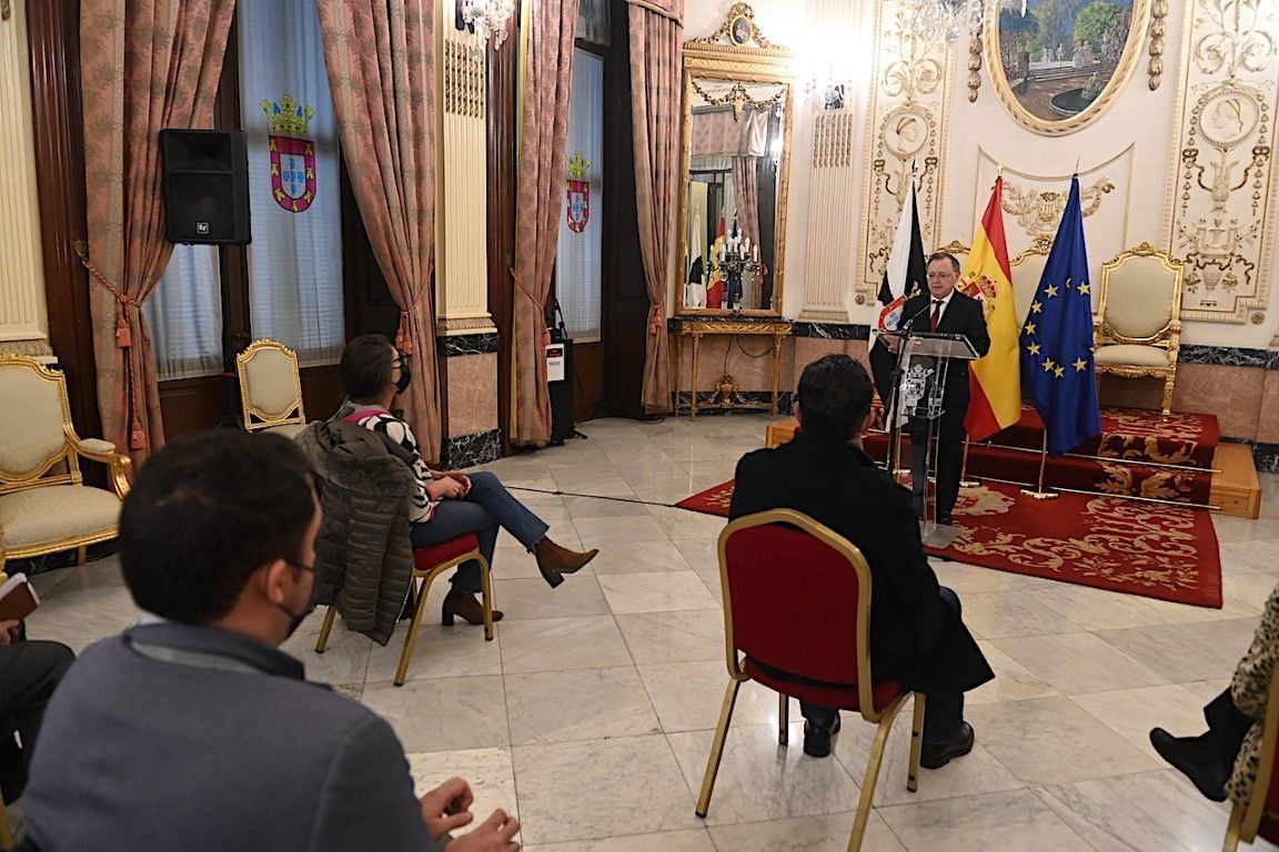 Vivas, partidario del traslado al puerto de las instalaciones del servicio de limpieza situado en Benzú