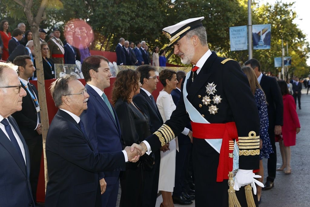 Vivas acude en Madrid a la Fiesta Nacional y dice que es un "honor" representar a los ceutíes