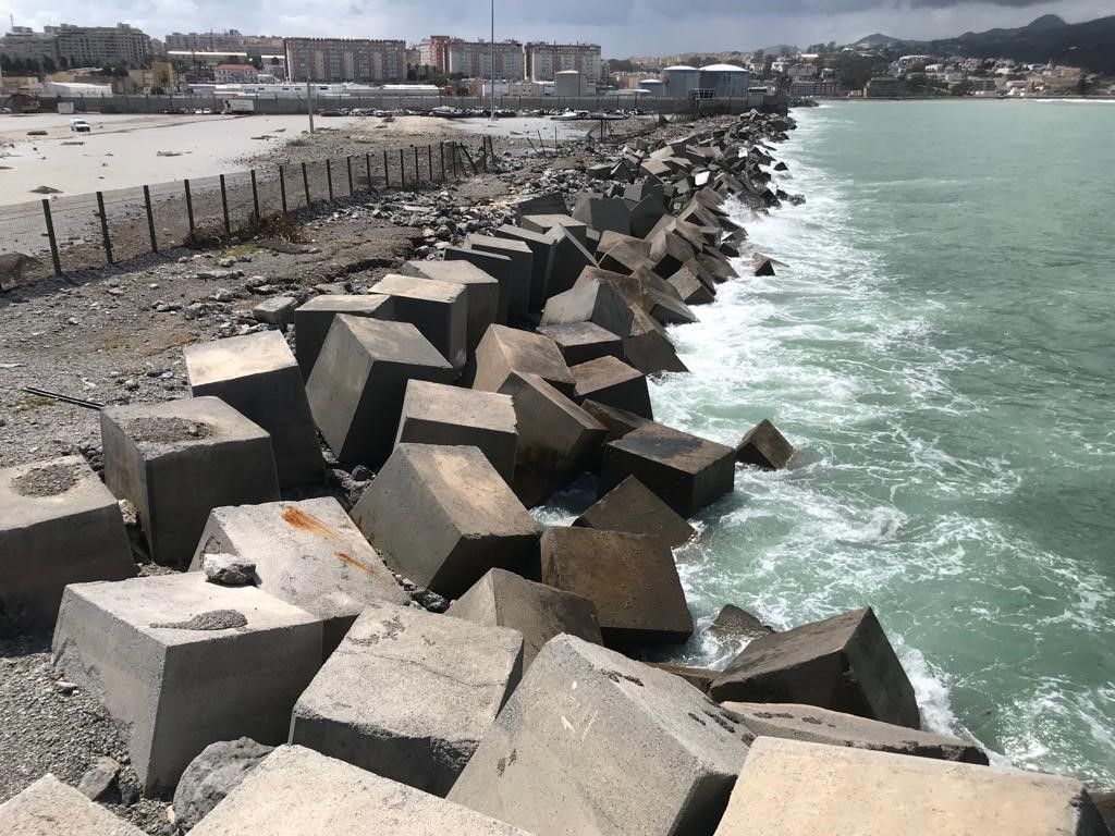 El puerto de Ceuta invierte más de un millón de euros por los daños del temporal del mes de abril