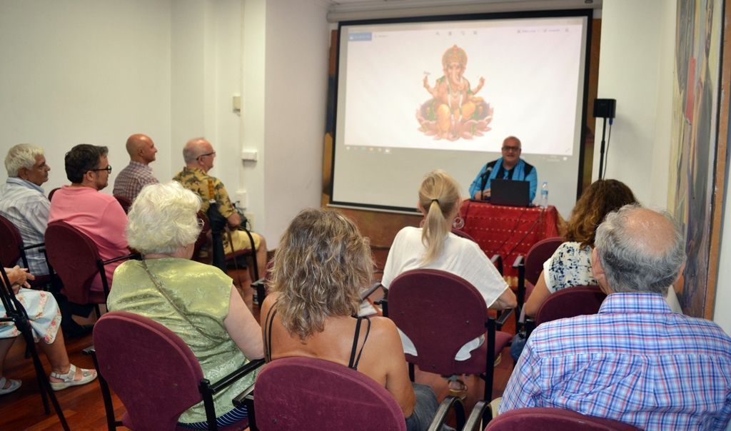 Ramchandani imparte varias conferencias en Valencia 