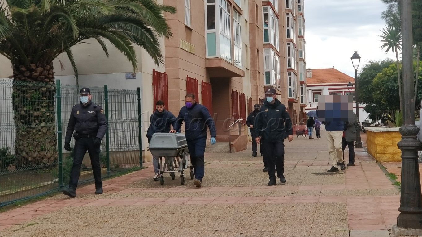 El policía local que ha matado a su mujer no tenía denuncias por malos tratos