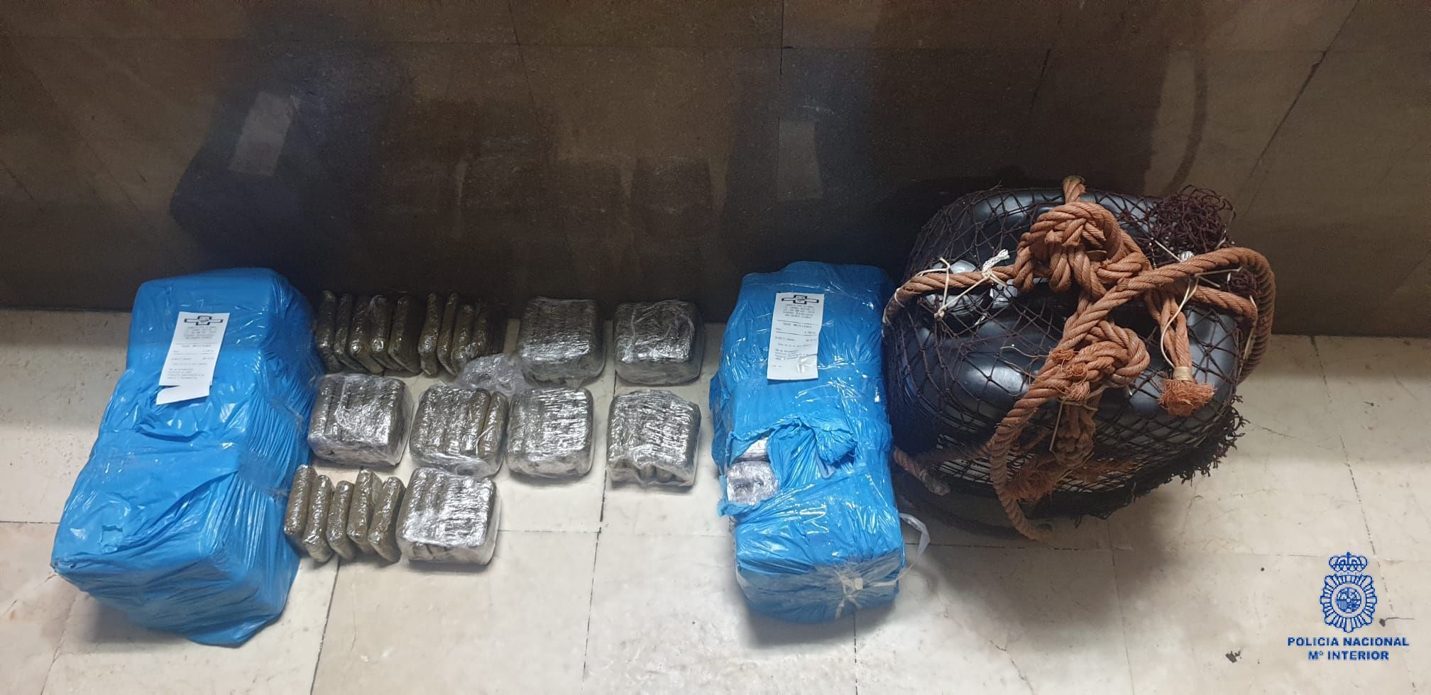 Dos detenidos por transportar 22 kilos de resina de hachís