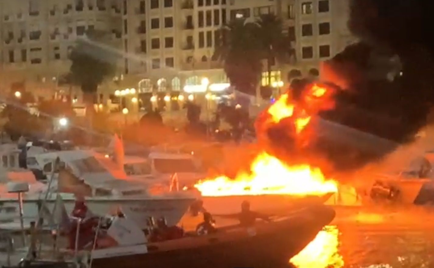 Nuevo incendio de una embarcación en el puerto deportivo