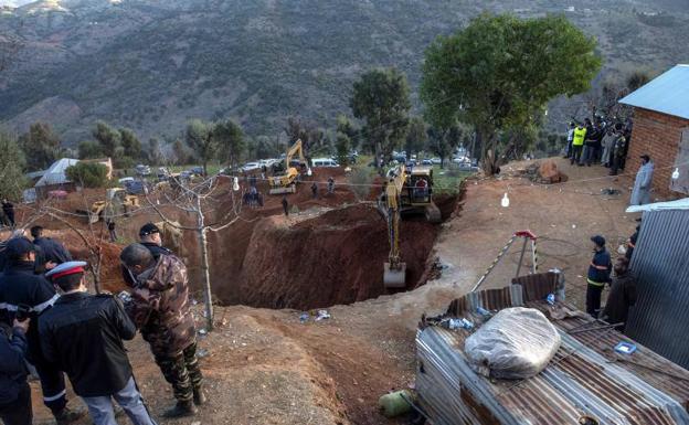 Rescatan muerto al niño atrapado en un pozo en Marruecos
