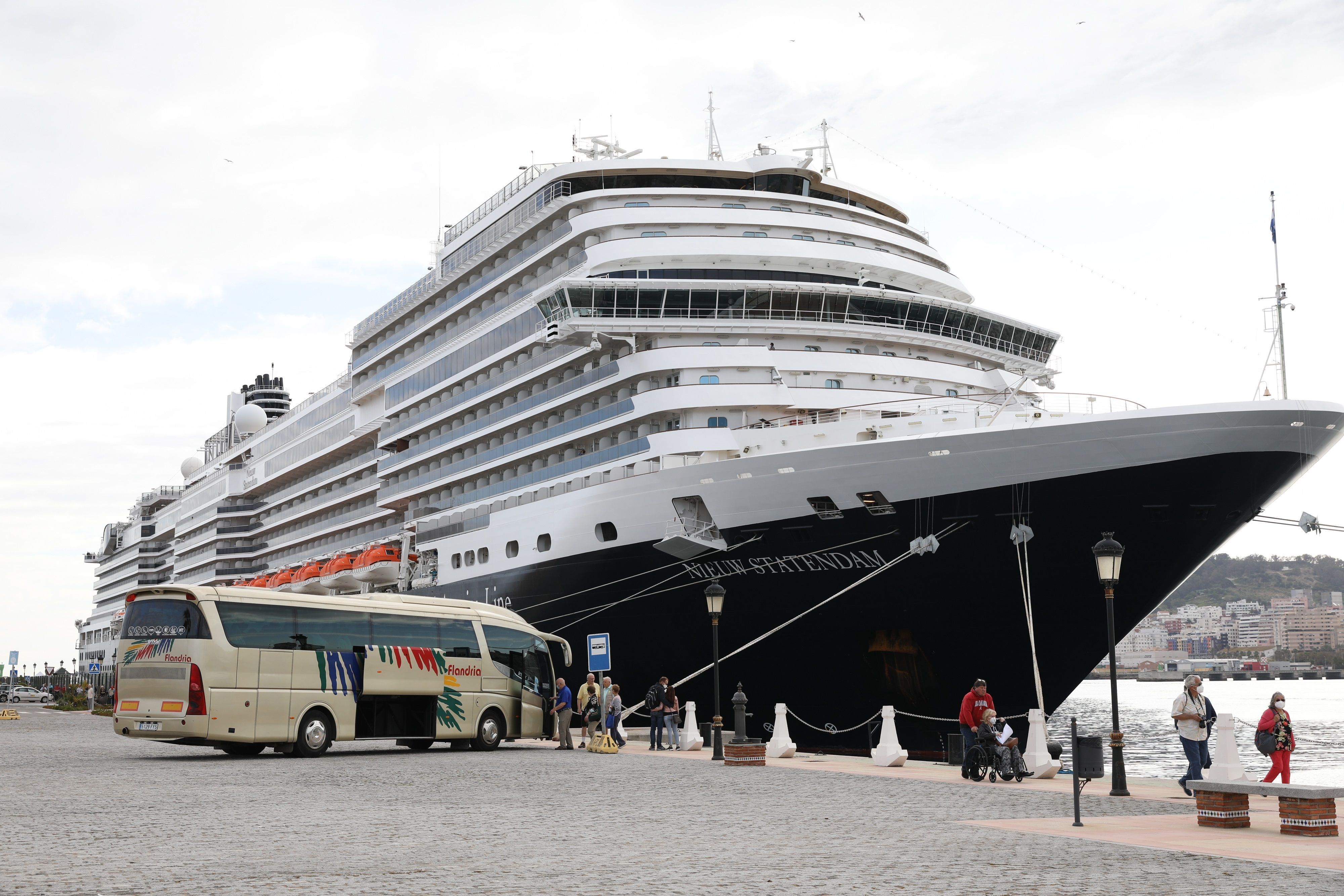 El puerto de Ceuta recepciona el primer crucero del año