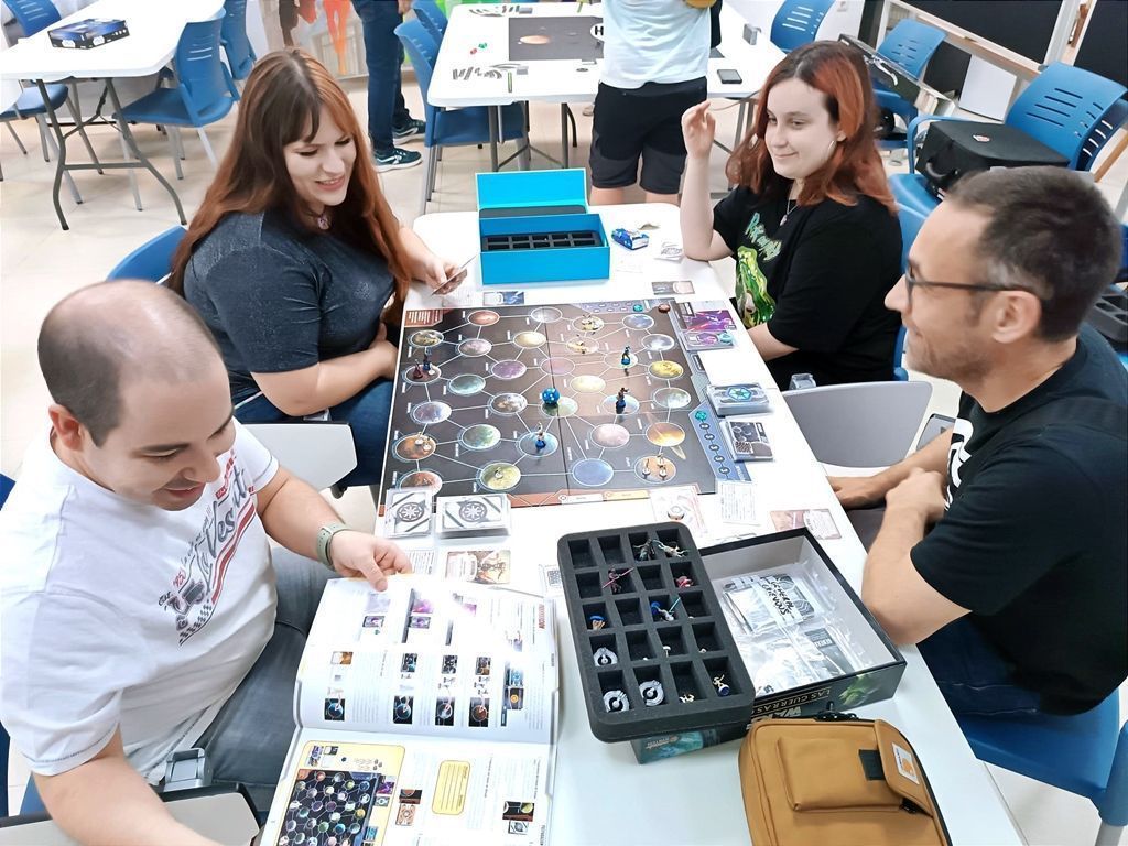 Los juegos de mesa surcan la galaxia en Ceuta