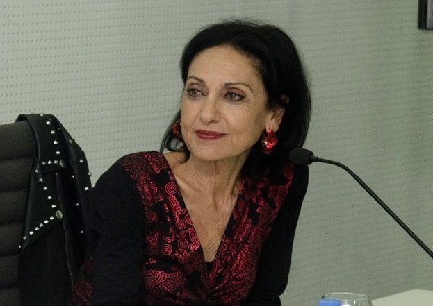 María Jesús Fuentes presenta este viernes su nuevo libro, “Al hilván que traza la luna”