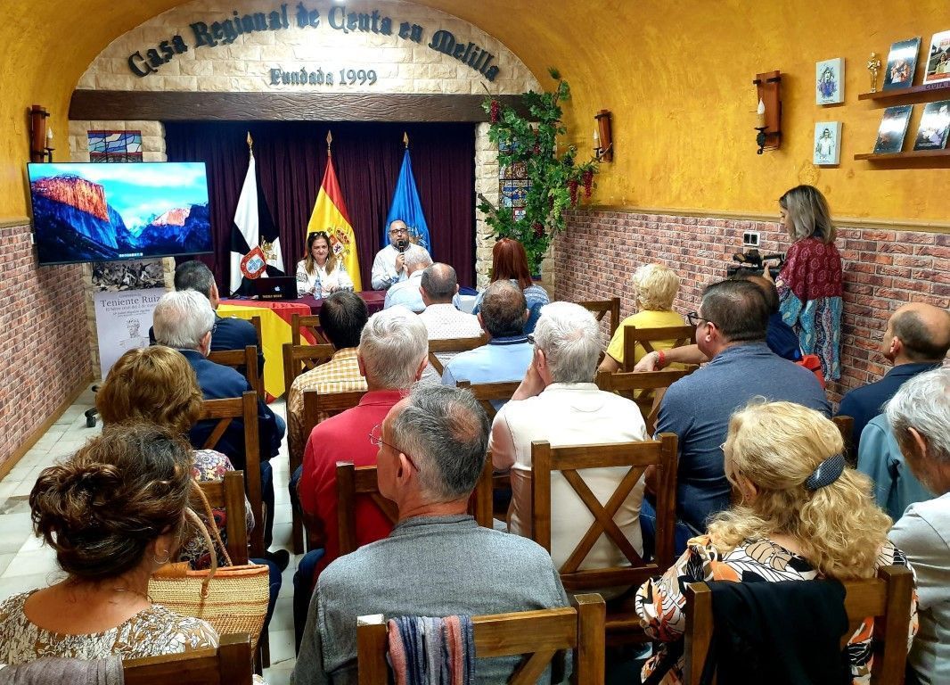 Gran acogida en la Coferencia sobre el Teniente Jacinto Ruiz Mendoza, el héroe del 2 de mayo, organizada por la Casa regional de Ceuta en Melilla. 