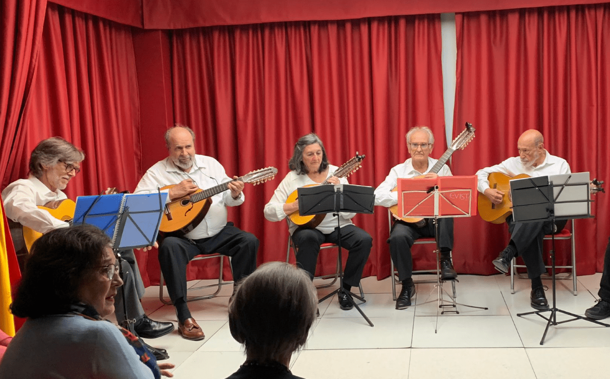 Septeto de Pulso y Púa “Claro Día” en la Casa de Ceuta en Sevilla
