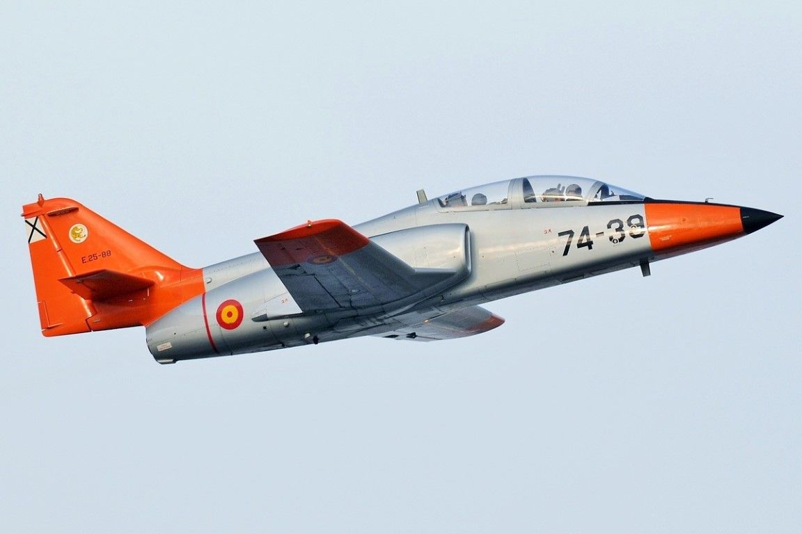 Aviso de la presencia de aviones del Ejército del Aire en el entorno de Ceuta