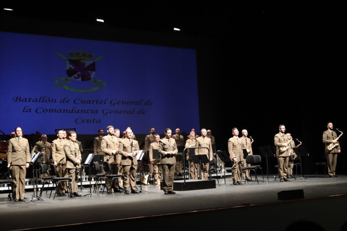 La Unidad de Música de la Comandancia ofrece un soberbio concierto en el Revellín 