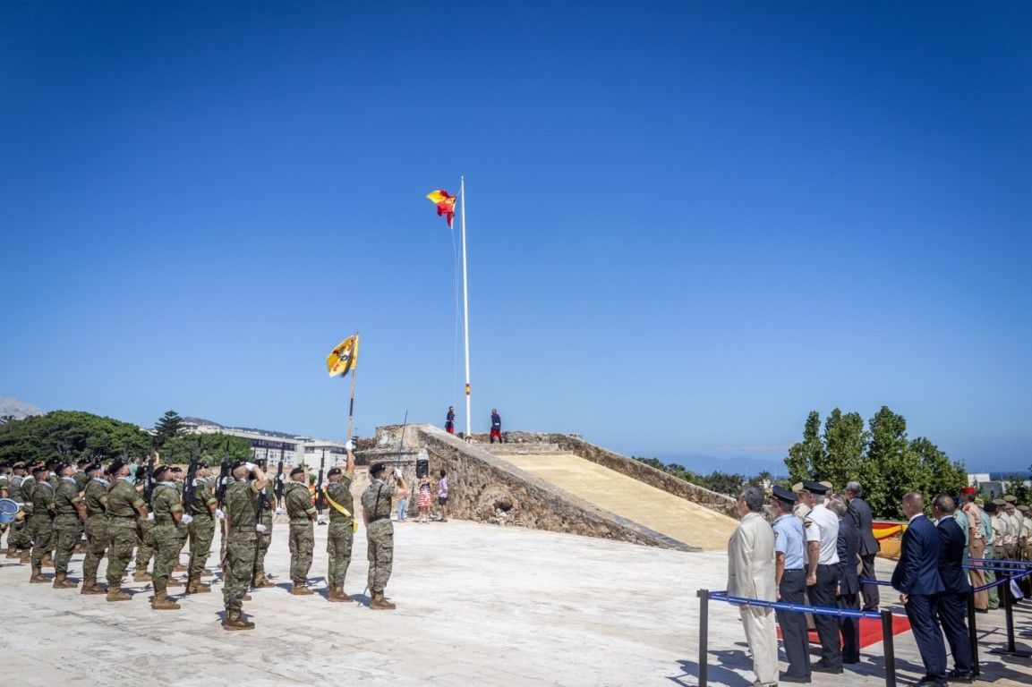 La Comandancia conmemora el Día de Santiago Apóstol con un izado de bandera