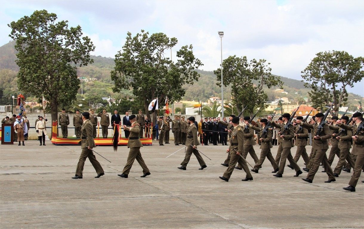 Vivas felicita al Regimiento de Caballería por su 320 aniversario