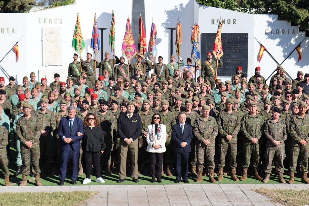 Margarita Robles destaca en Ceuta la “capacidad, entrega y humanidad” del Ejército español