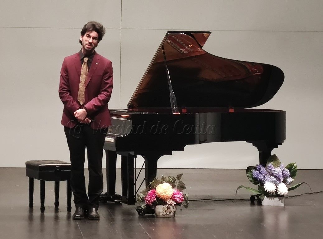 Juan José Sevilla acerca la música clásica al público del Revellín