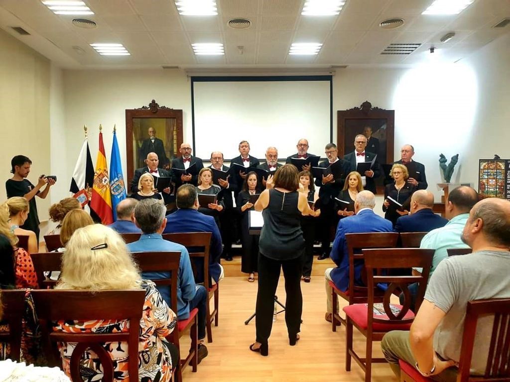 La música celestial de la Asociación Coral de Ceuta eleva a las nubes al público ceutí y melillense 