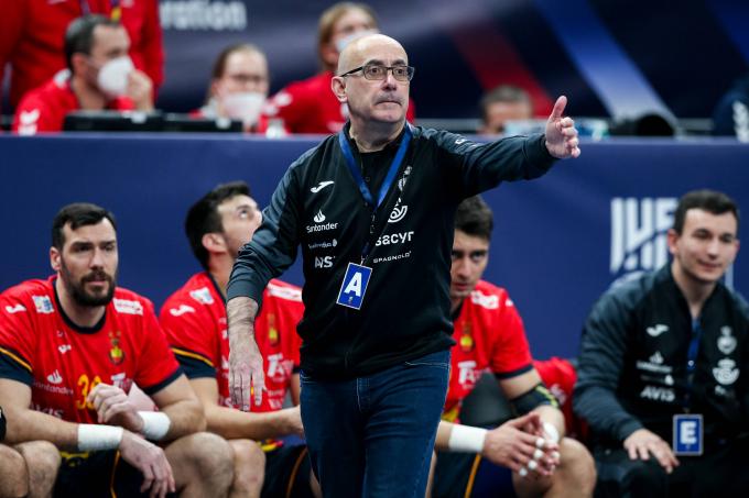 La Selección Española Absoluta Masculina 'Los Hispanos' Llega a Ceuta para Prepararse de Cara al Campeonato de Europa de Balonmano 2024