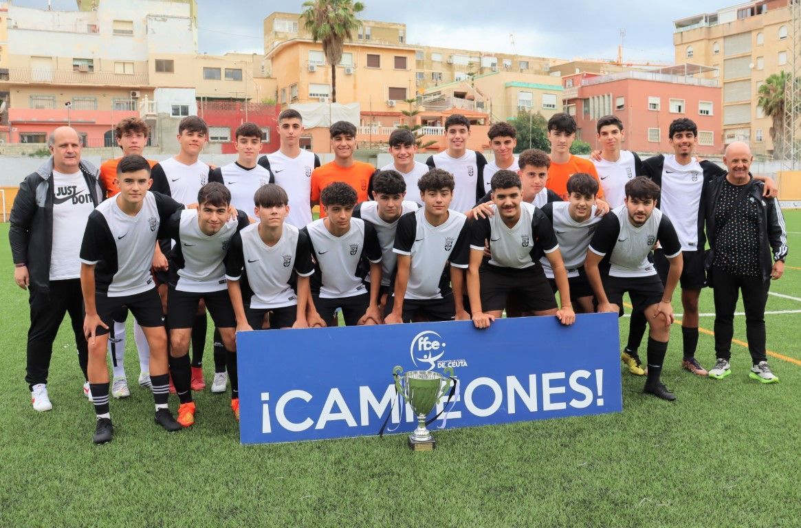 Deportivo Ceutí y Polillas Sporting reciben sus trofeos como campeón y subcampeón Cadete de fútbol