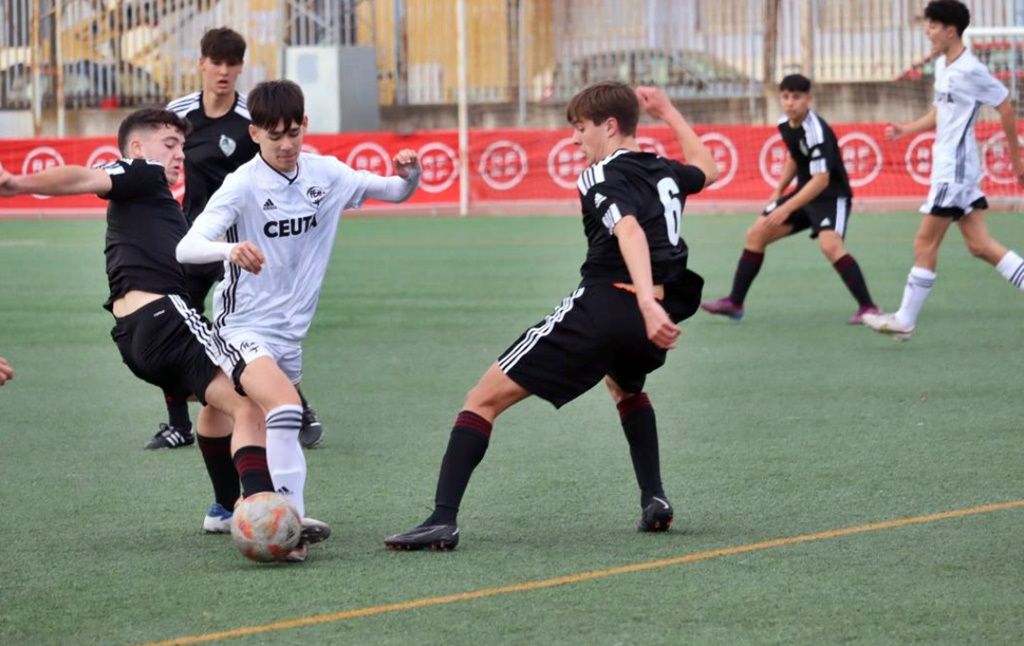 Los Cadetes logran el pase a las semifinales y los Infantiles despiden la Fase de Plata con derrota