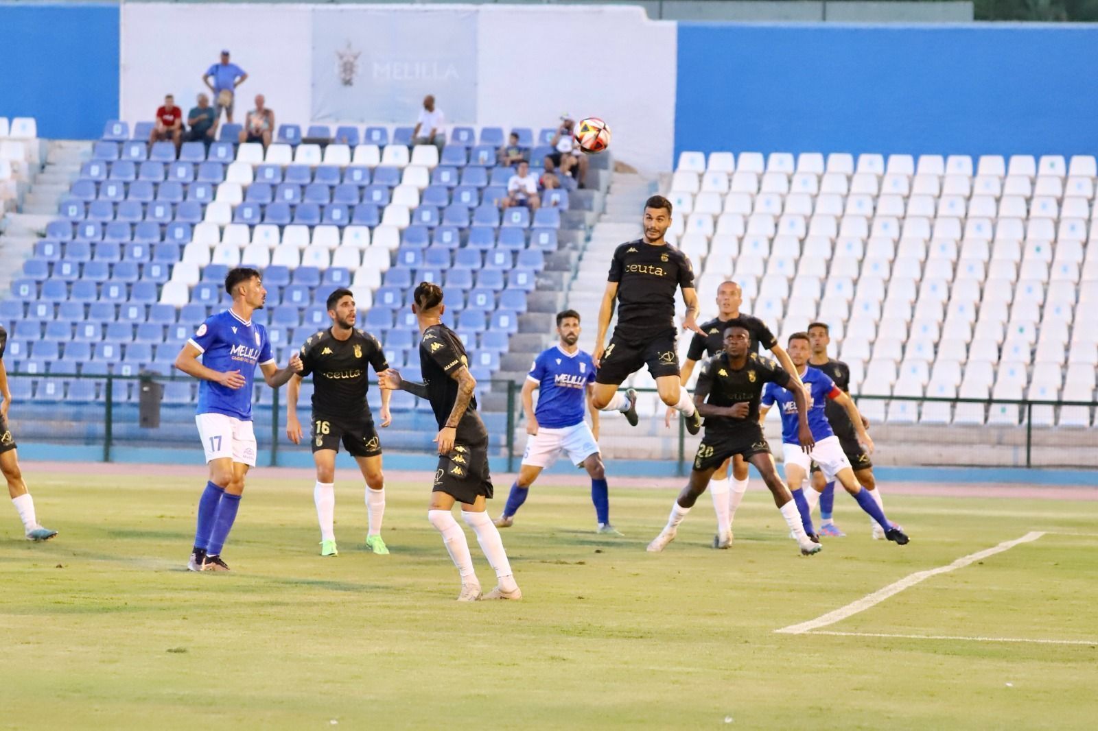 La AD Ceuta FC, al completo, para el debut de mañana frente al San Fernando CD 