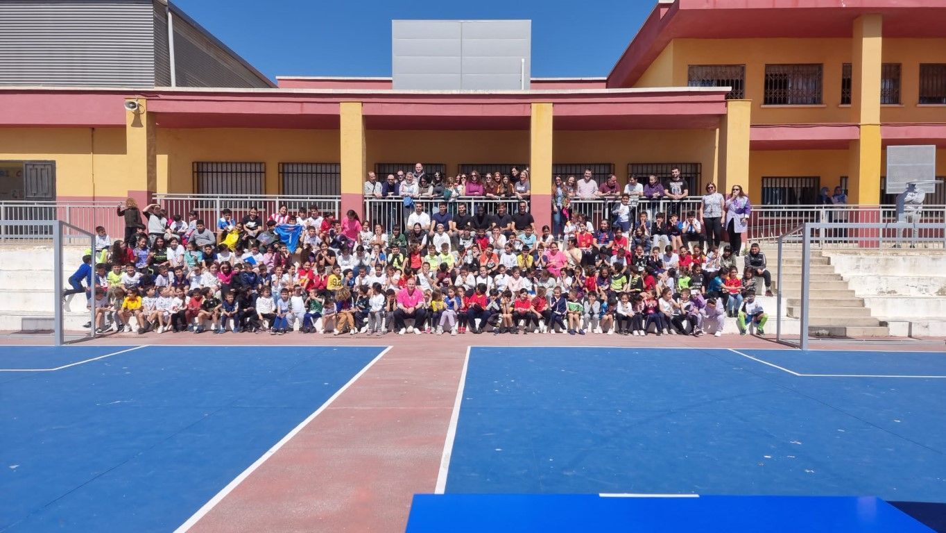 La plantilla de la AD Ceuta visita los centros escolares de la ciudad