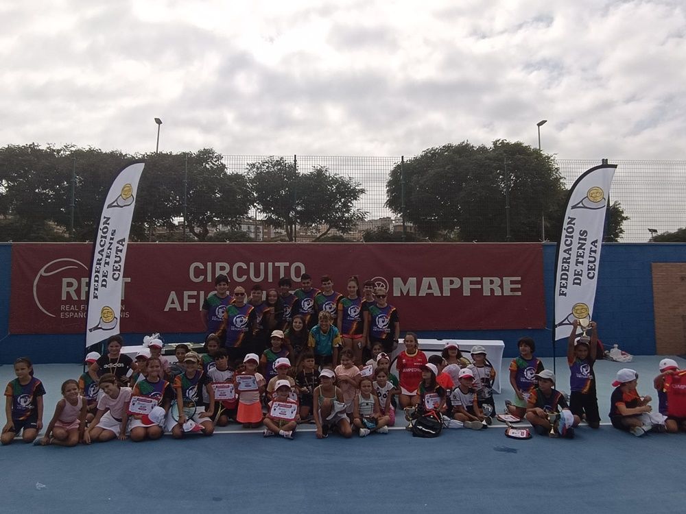 Bruno Mateo, Ángel Diéguez y Jaime Fernández, campeones de las categorías Sub-6, Sub-8 y Sub-10 del III Torneo McDonald's Ceuta