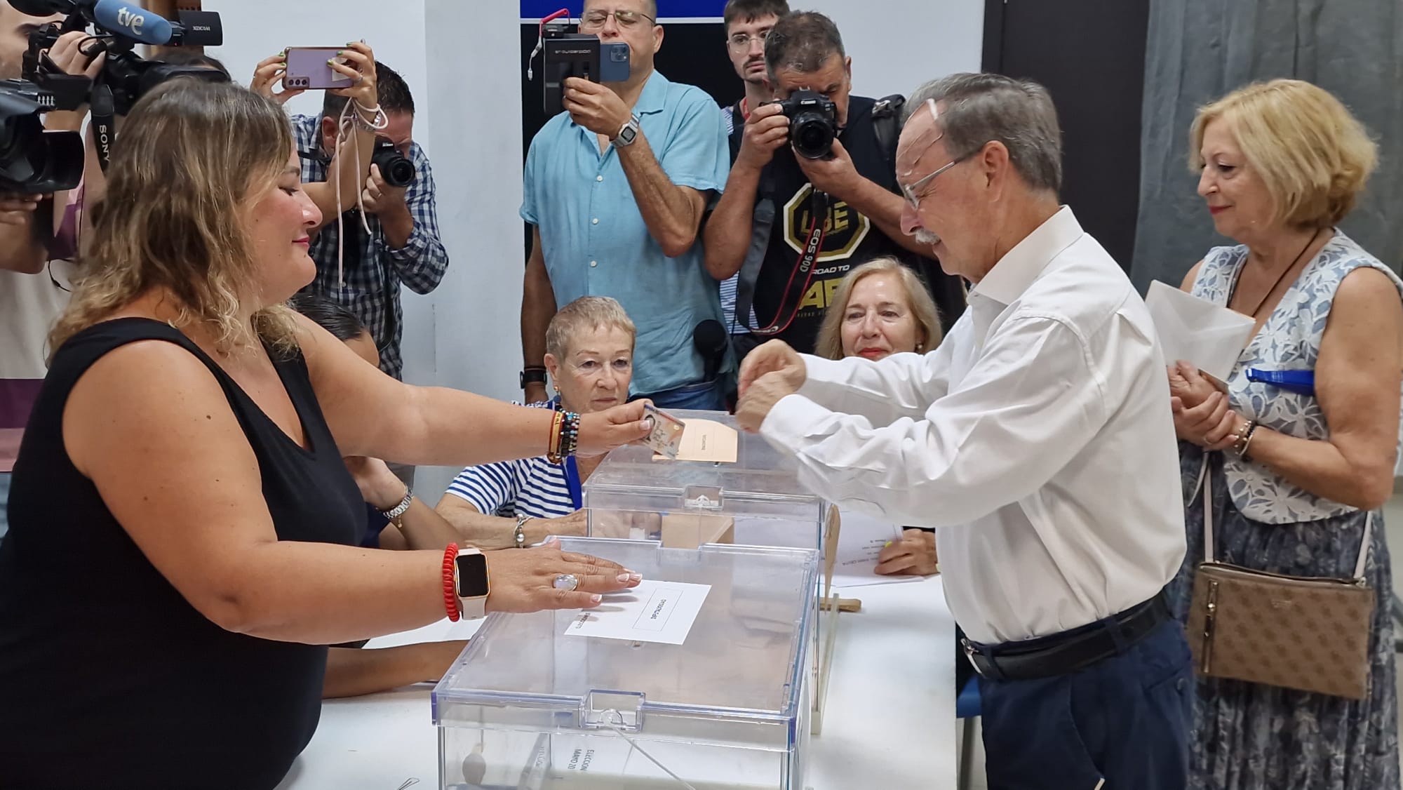 Vivas, Abdelhakim, Díaz y Celaya (PP) ejercen su derecho al voto
