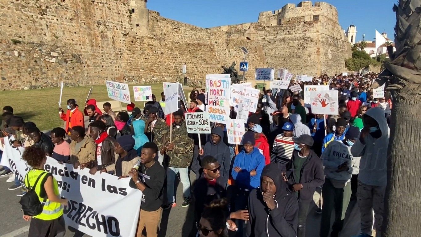 Cientos de personas participan en la “Marcha por la Dignidad” para recordar a los inmigrantes muertos en la frontera