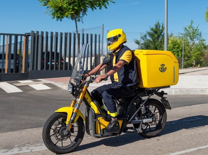 Más de 140 personas se inscriben para la oferta de 9 puestos de Correos en Ceuta