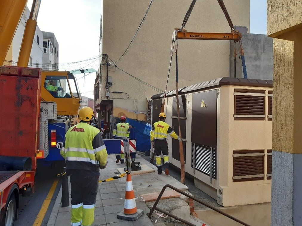 La Empresa de Alumbrado Eléctrico de Ceuta renueva un centro de transformación