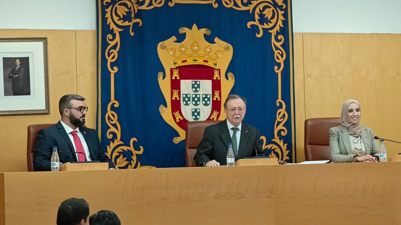 Cambios en la Asamblea de Ceuta: Melchor León (PSOE) y Fatima Hamed (MDyC) elegidos vicepresidentes 