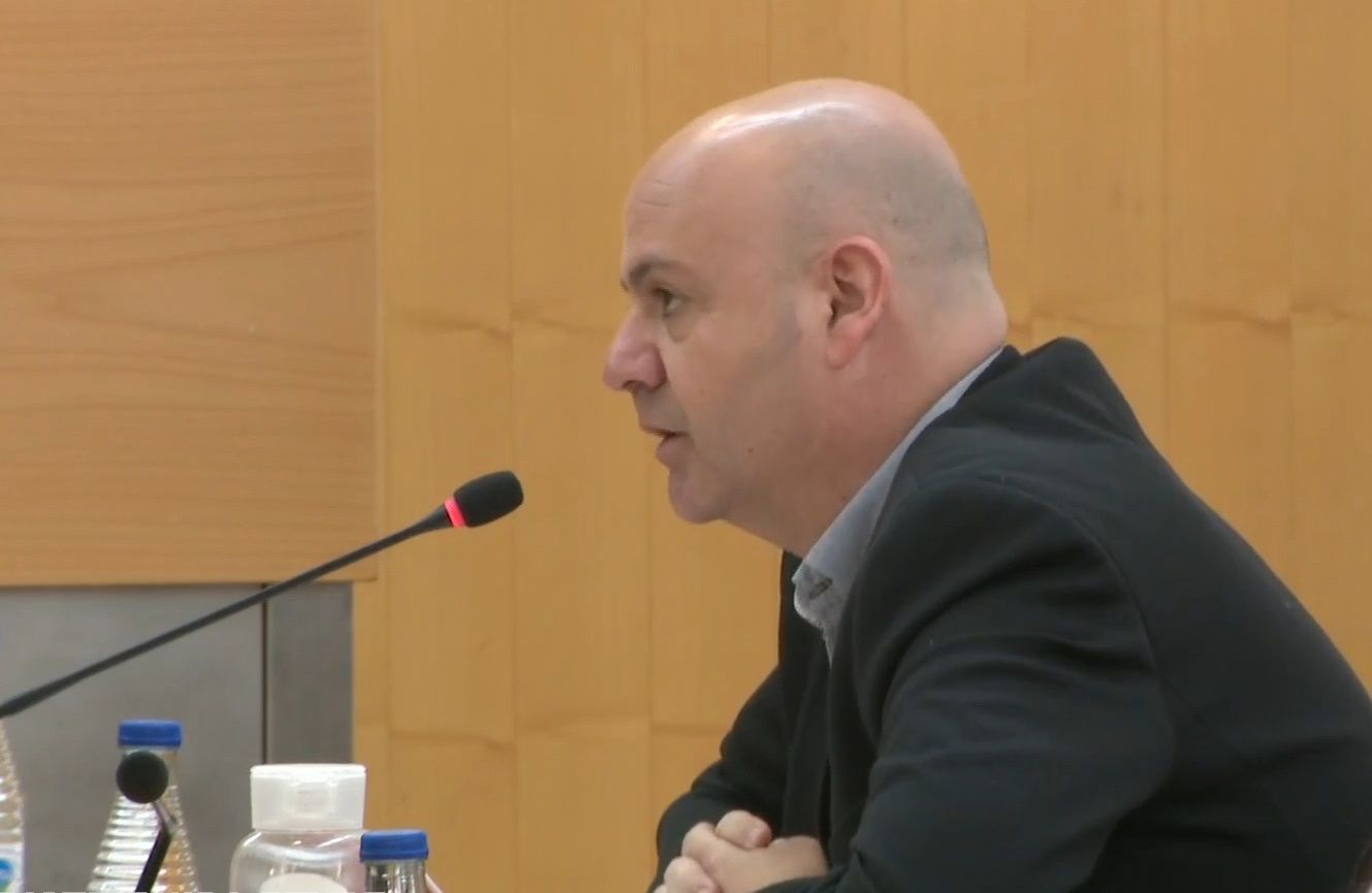 El PSOE pide al Gobierno que dé estabilidad laboral a los vigilantes cuidadores de los colegios públicos