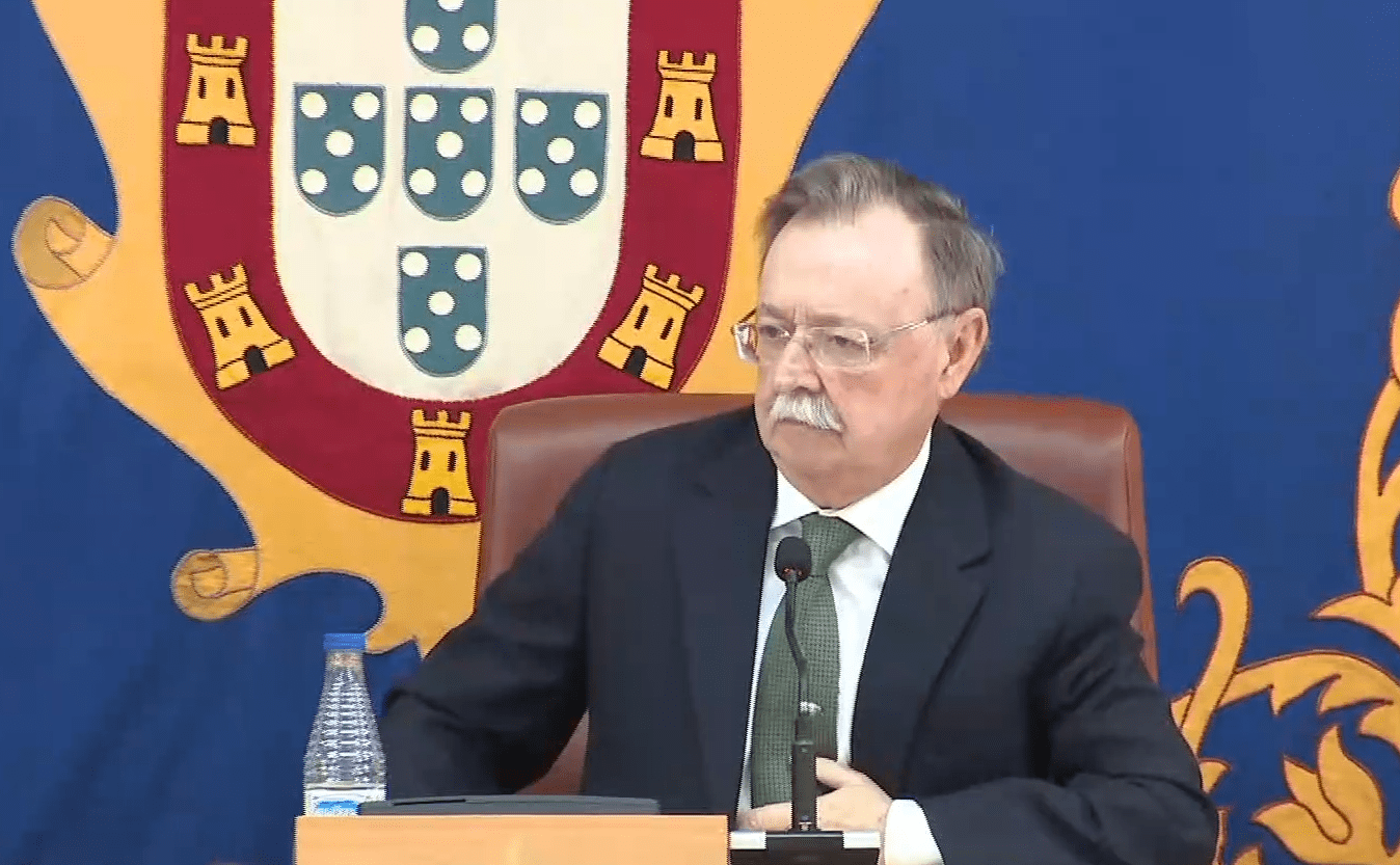 Vivas traslada al PSOE que gobernará en minoría toda la Legislatura