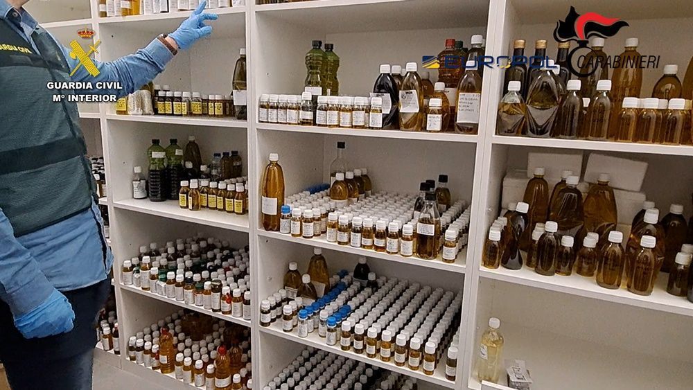 Desarticulada red internacional de distribución de aceite de oliva adulterado en operativo conjunto de la Guardia Civil, Carabinieri y Europol