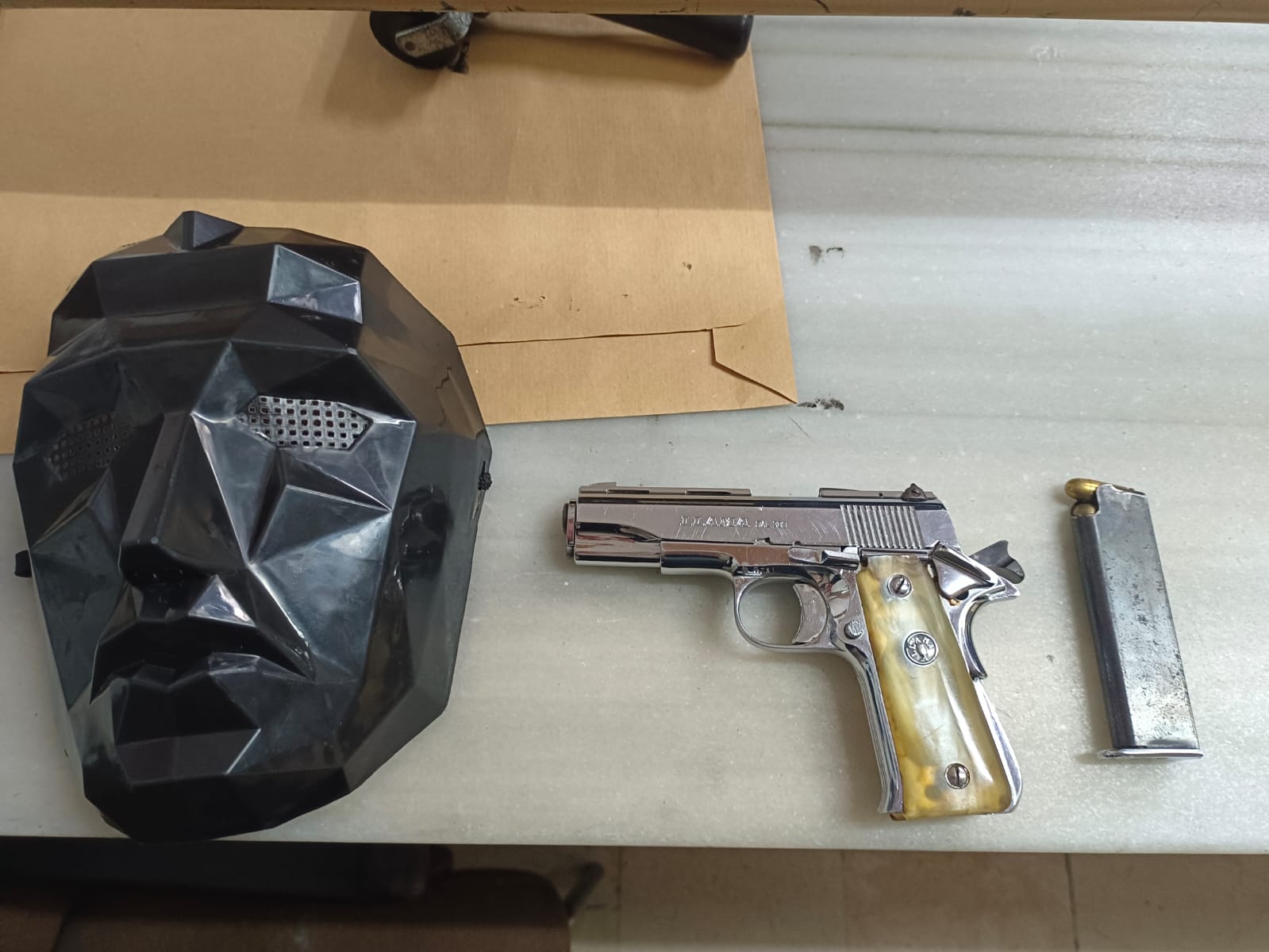 Detenido un individuo con un arma de fuego con munición y dispuesta para ser empleada